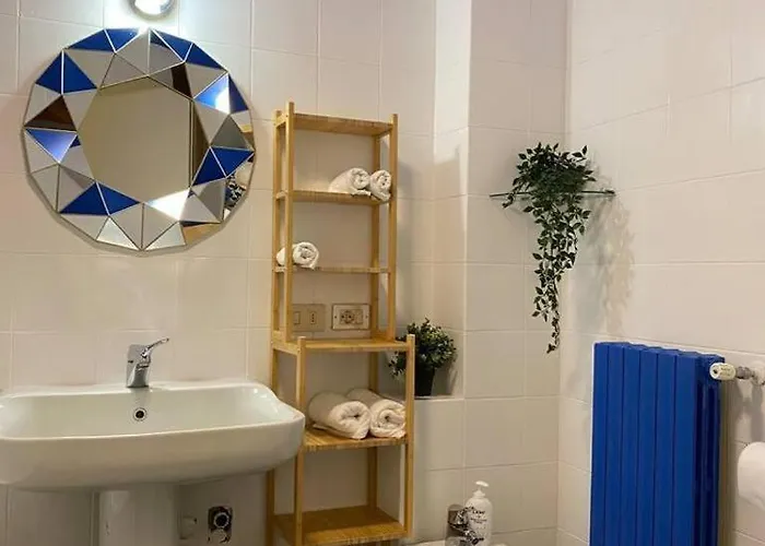 Design With Parking Navigli Area * Milán